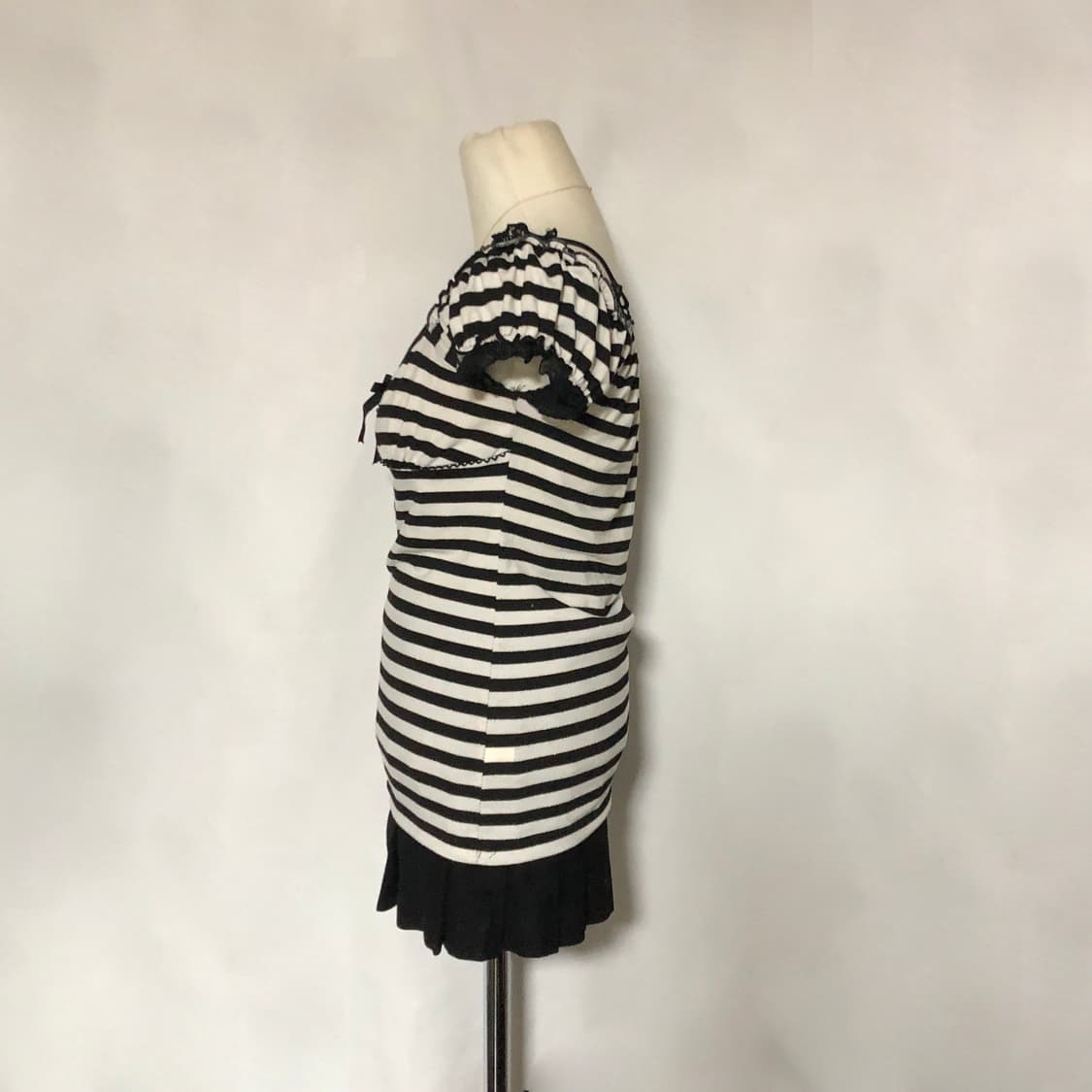 레이스 스트라이프 퍼프 슬리브 티셔츠  블랙 화이트 상품이미지7