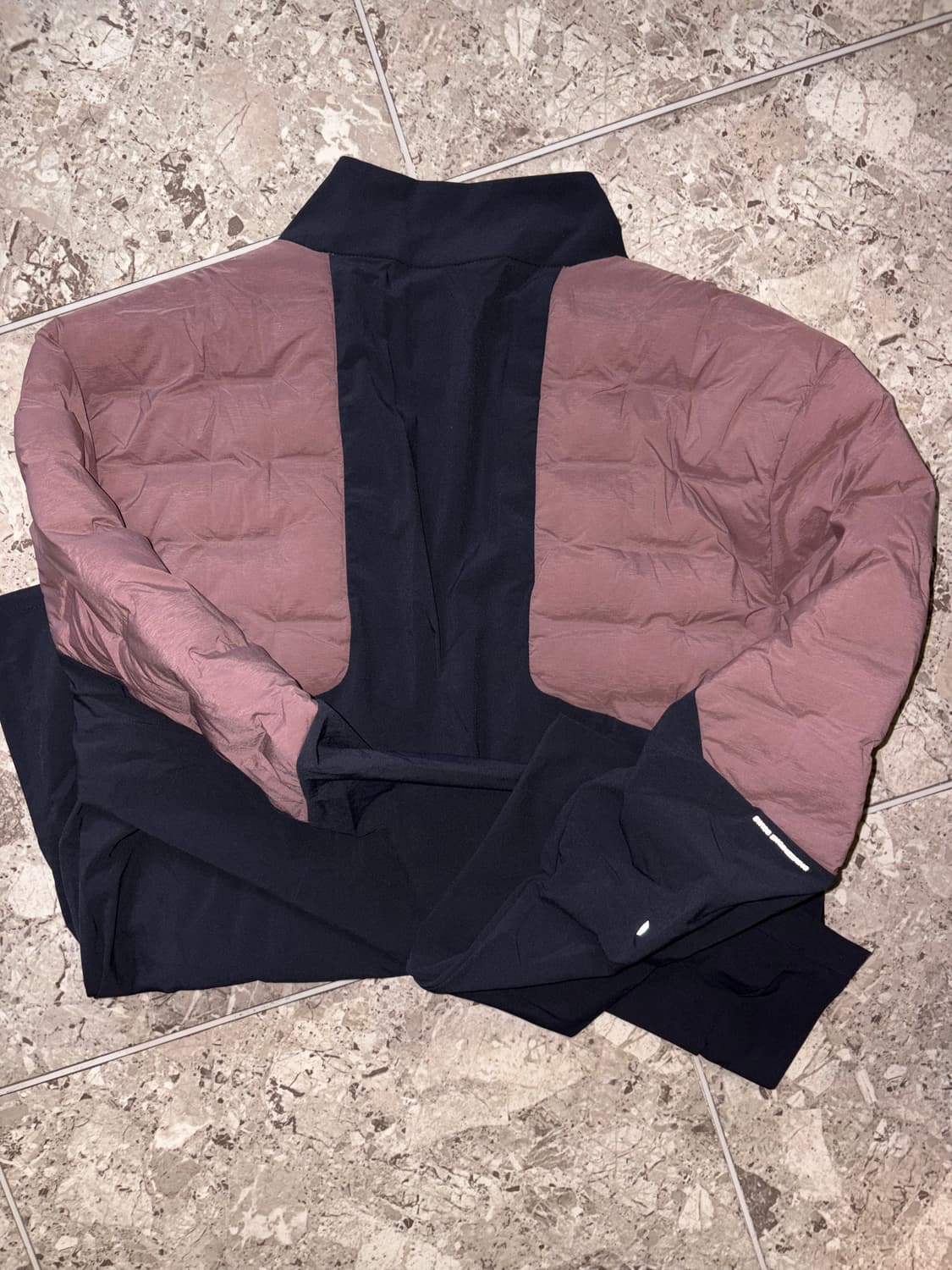 on 온러닝 클라이메이트 러닝 패딩 자켓 상품이미지2