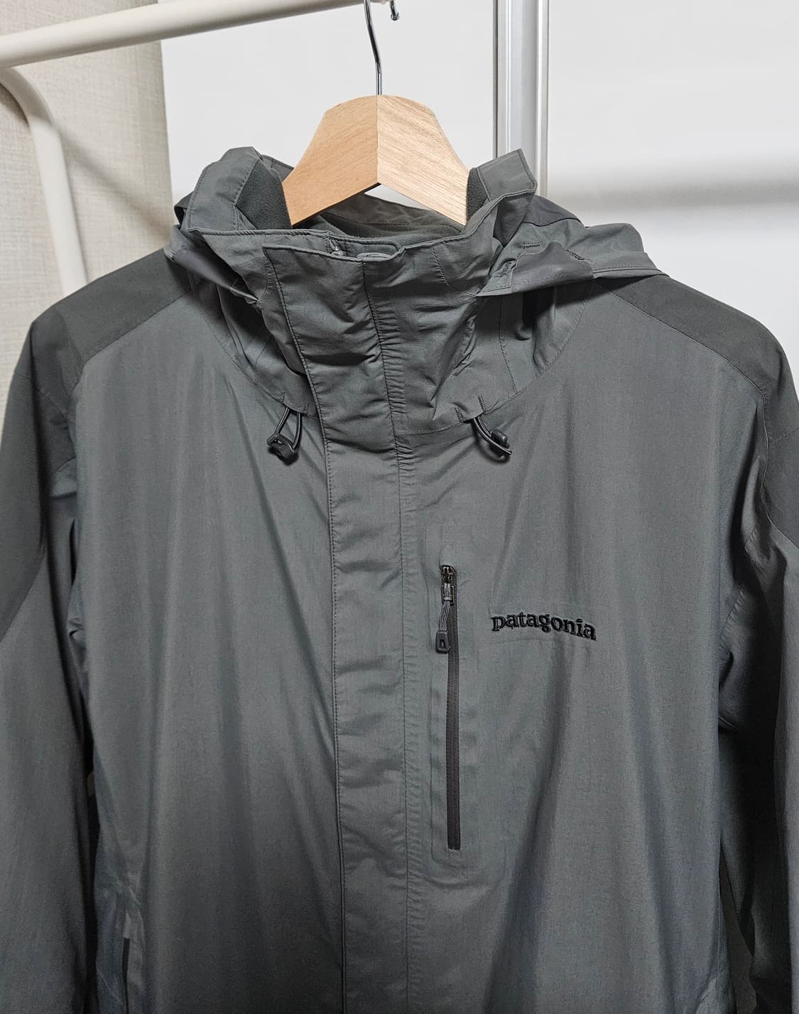 [L] Patagonia Piolet Gore-tex Jacket 상품이미지2