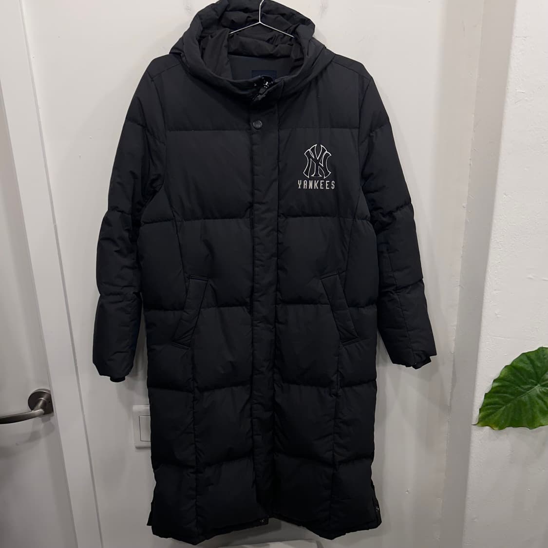 MLB 뉴욕양키스 덕다운 후드 돕빠 롱패딩 상품이미지2