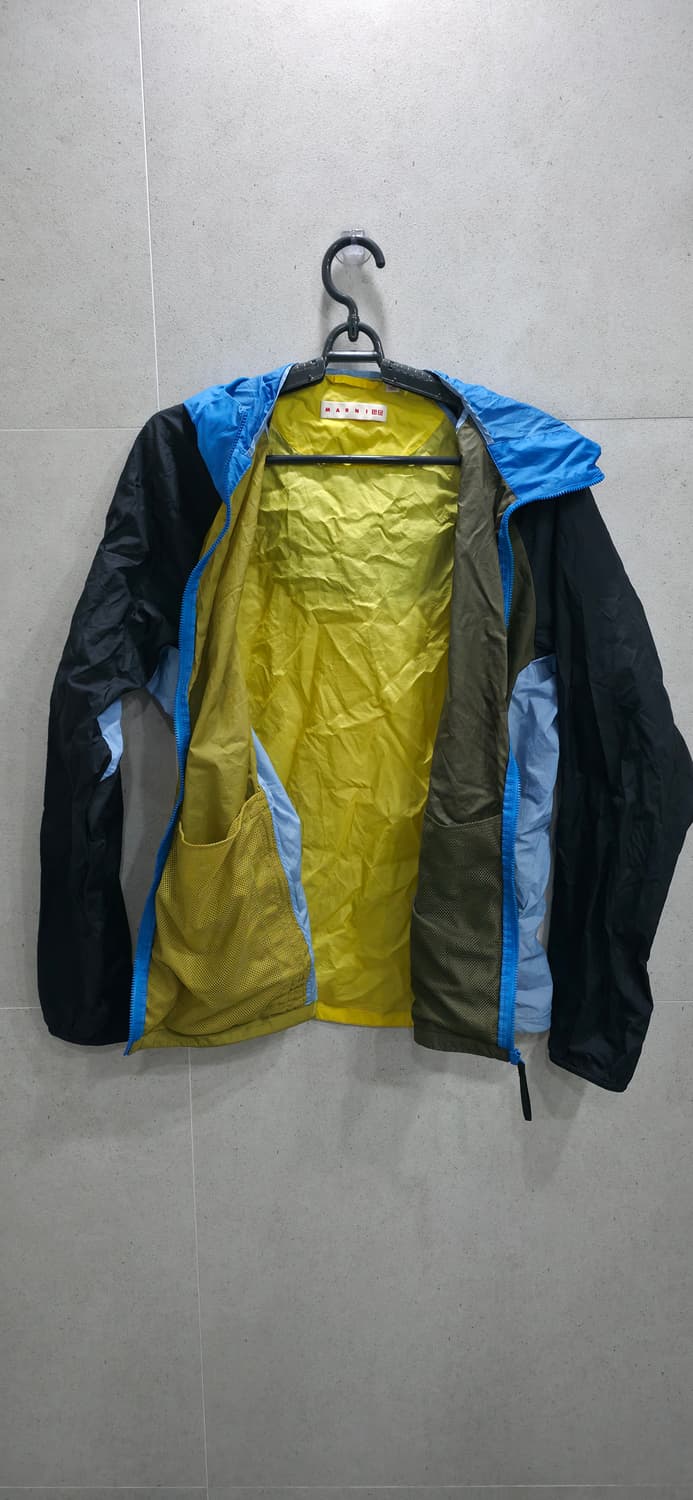 공용)마르니 X 유니클로 바람막이 상품이미지3