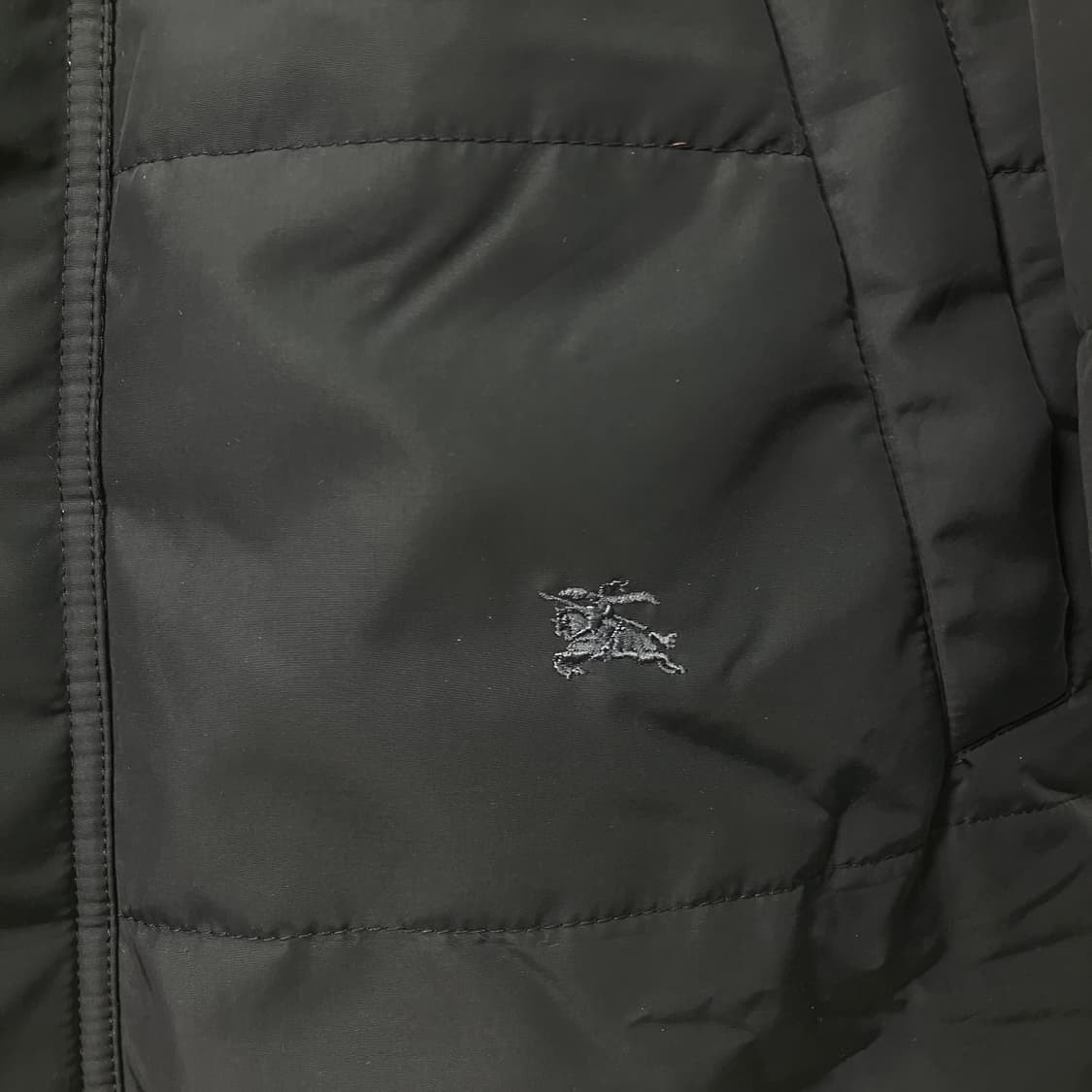 버버리 블랙 후드 패딩 점퍼  상품이미지5