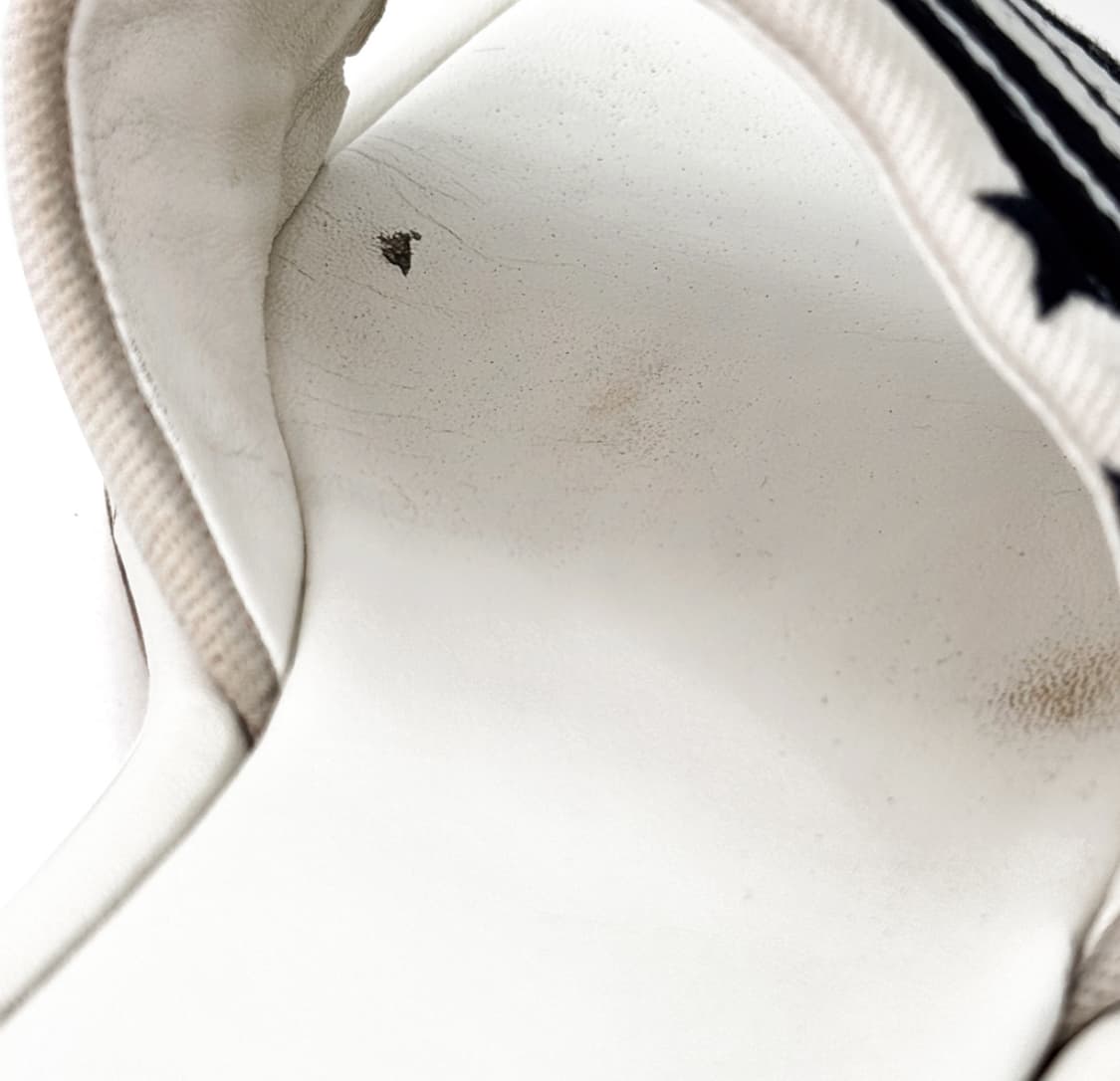 M] LV 루이비통 여성 마그네틱 락 잇 플랫 뮬 슬라이드 슬리퍼 화이트 상품이미지8