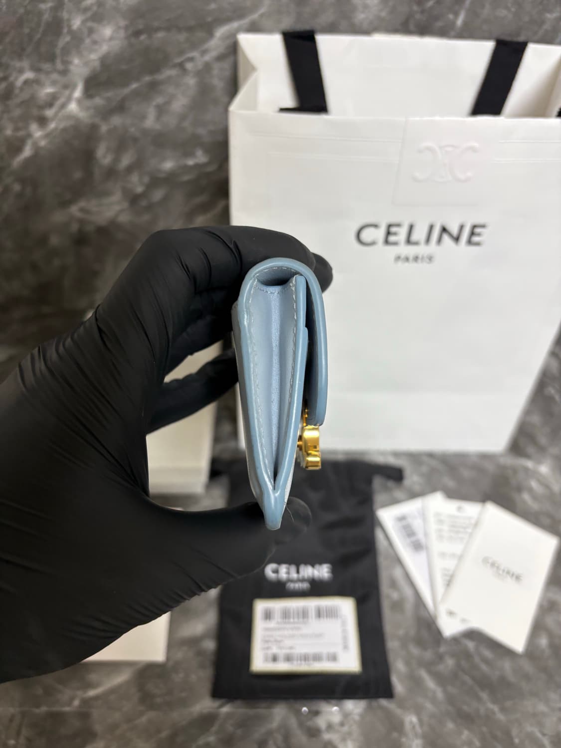 셀린느 트리옹프 샤이니 카프스킨 카드지갑 상품이미지5