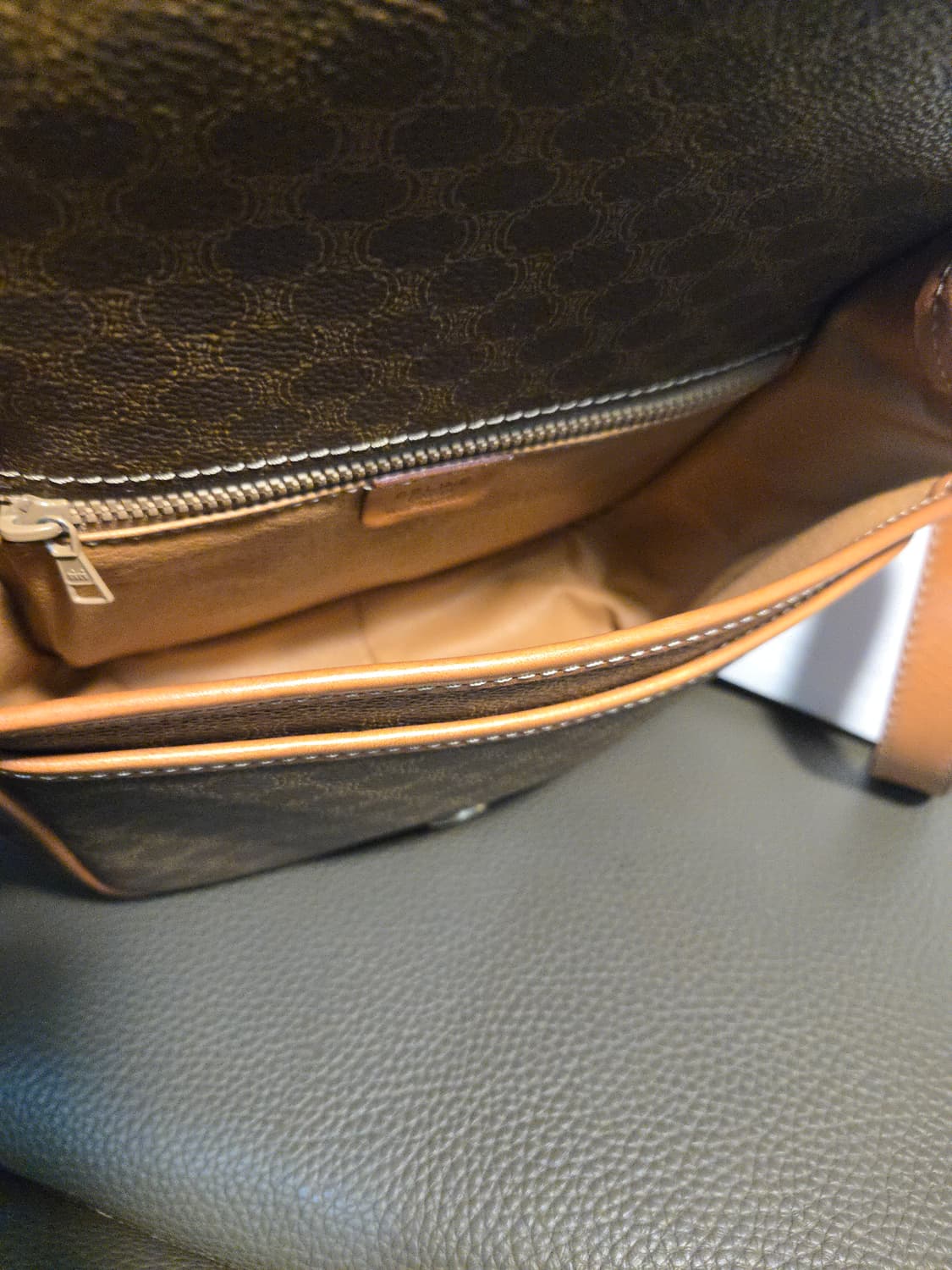 셀린느 CELINE 마카담 미니 크로스백 상품이미지9