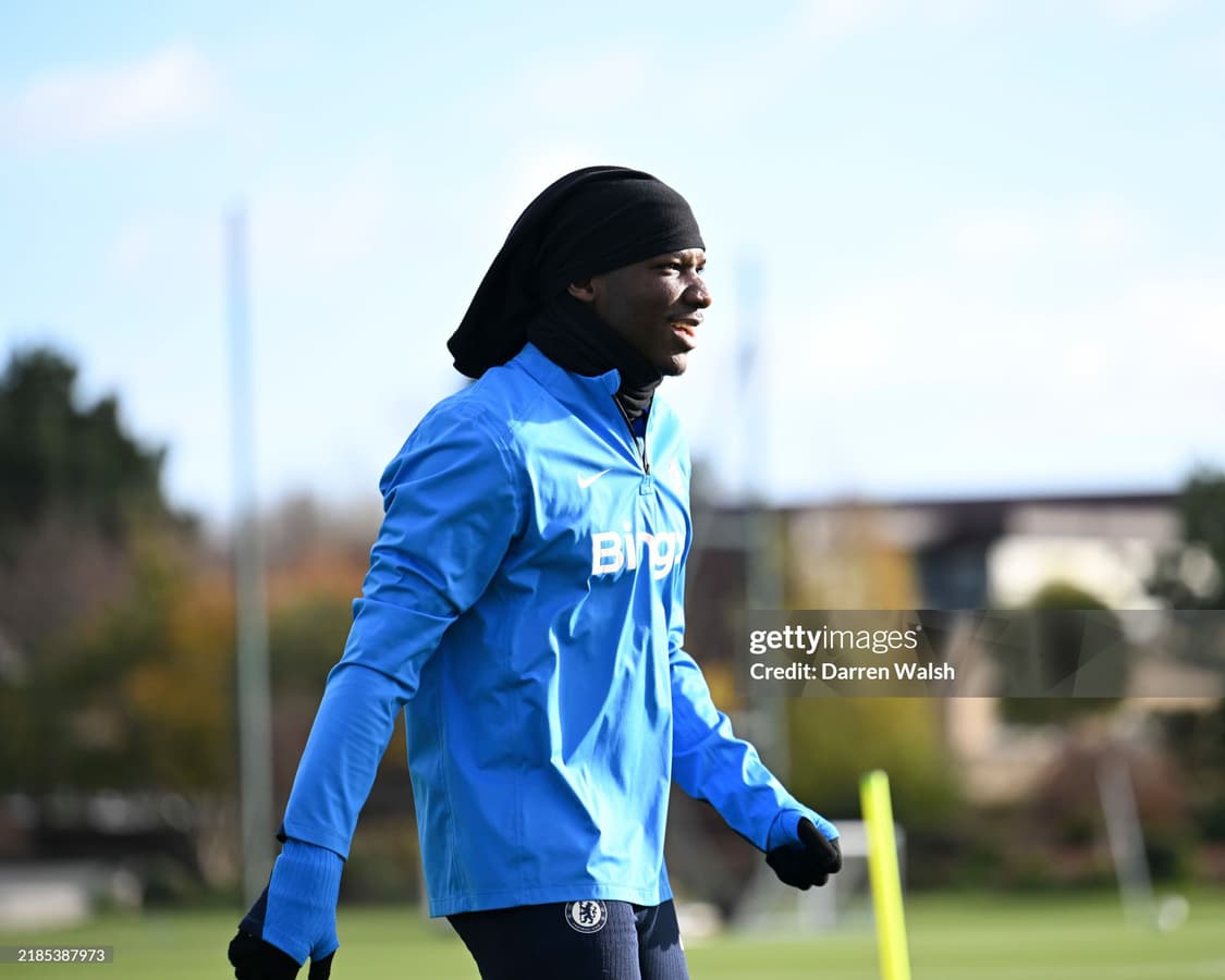 2425 나이키 첼시 전반기 지급용 스톰핏 쉴드탑 트레이닝 상품이미지3