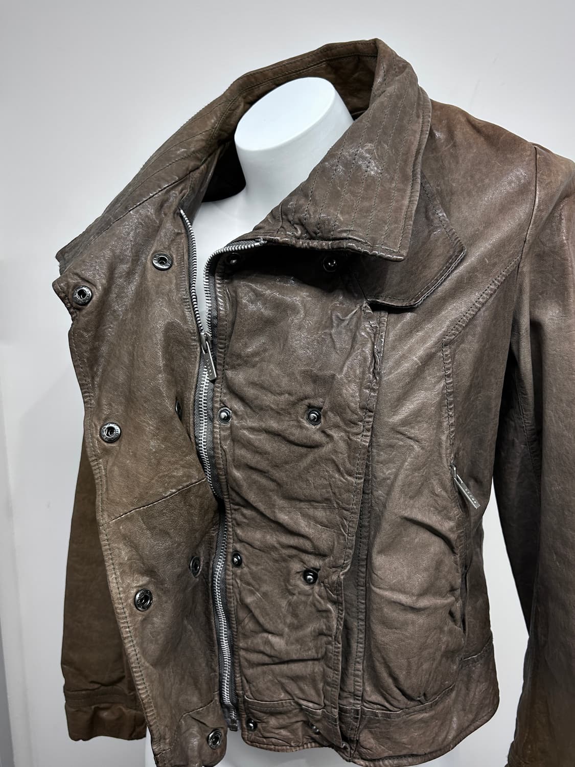 코데즈컴바인 램스킨 비대칭 더블 클로징 자켓 상품이미지2