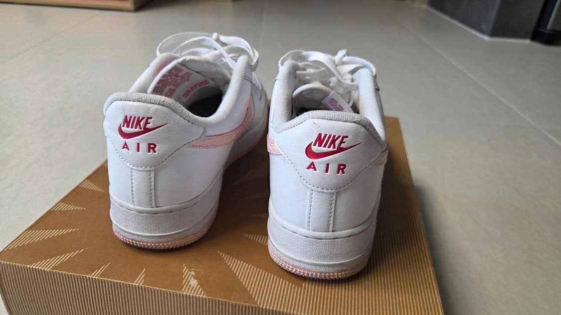 나이키 에어 포스 1 발렌타인데이 2022 상품이미지4