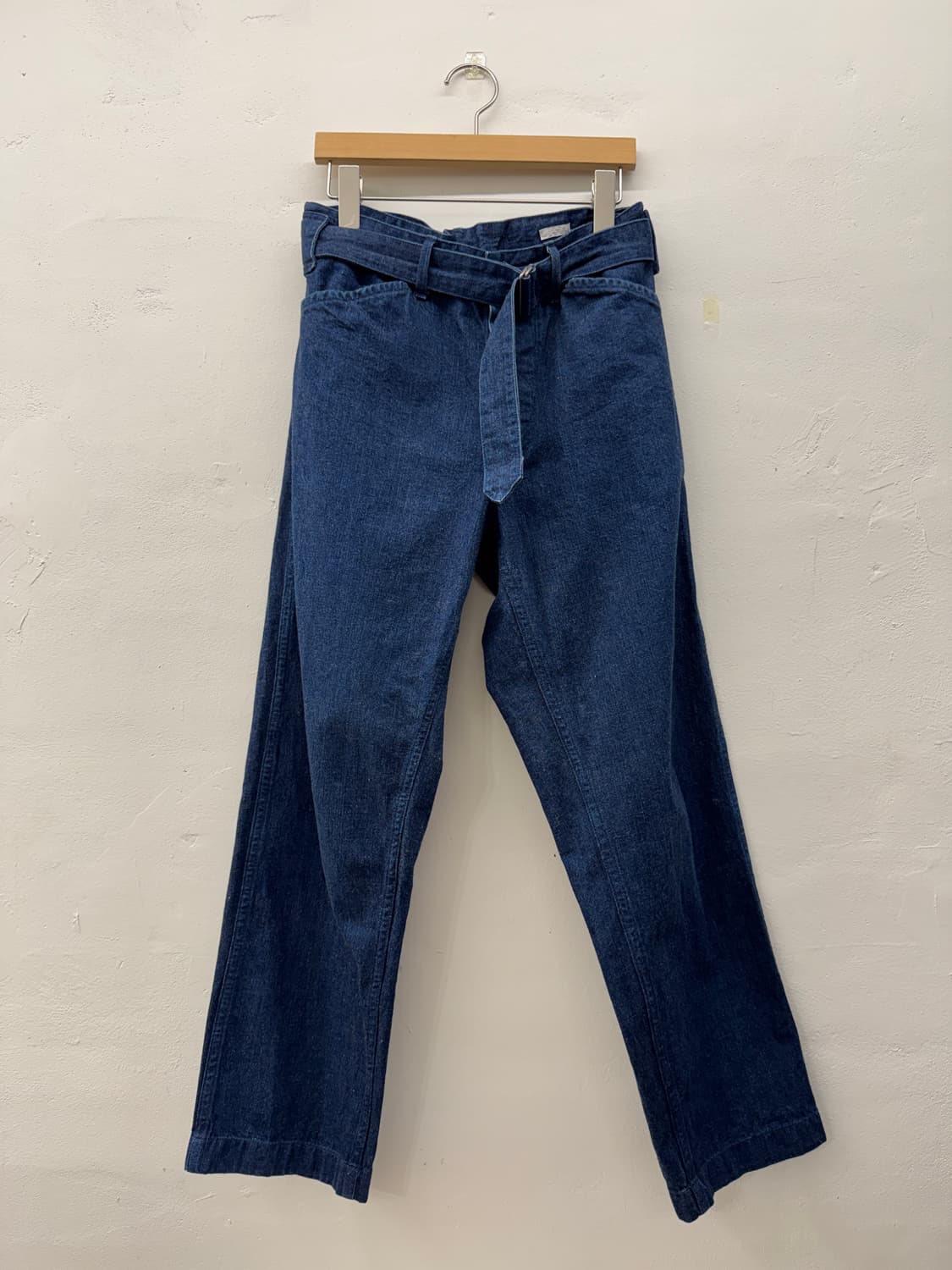 코모리 벨티드 데님 팬츠 (0) 상품이미지1