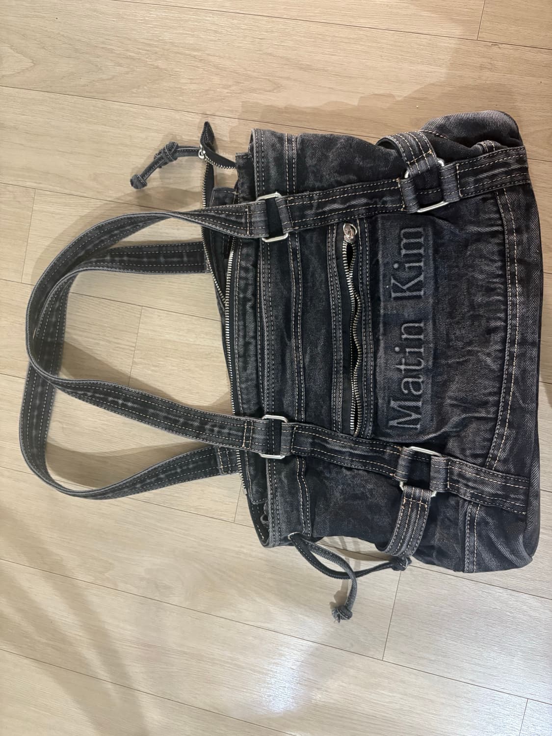 마뗑킴 워시드 데님 스퀘어 숄더백 블랙 상품이미지1