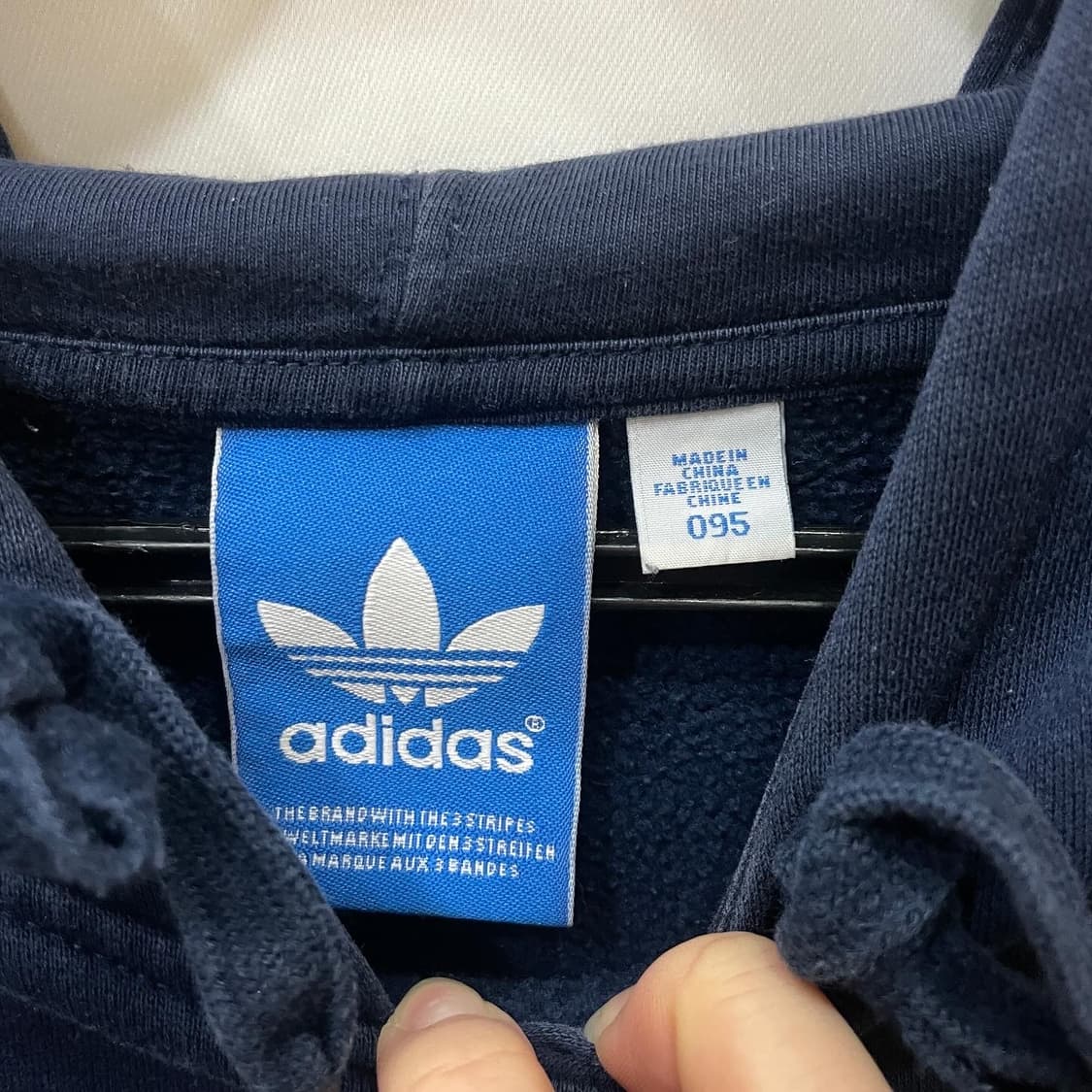 아디다스 빅로고 네이비 후드티 상품이미지4