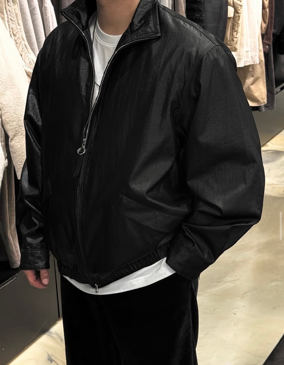 [새상품] 26SS 솔리드옴므 블랙 나일론 블루종 화섬 자켓 상품이미지3