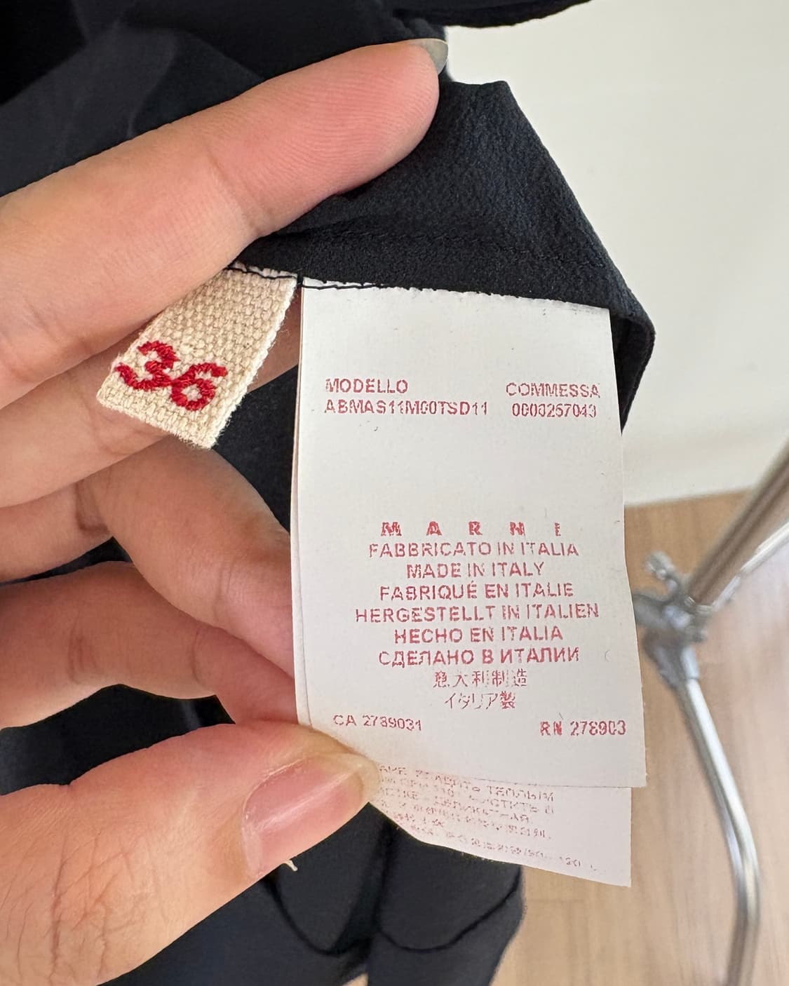 마르니 블랙 러플 실크 하프 원피스 상품이미지8