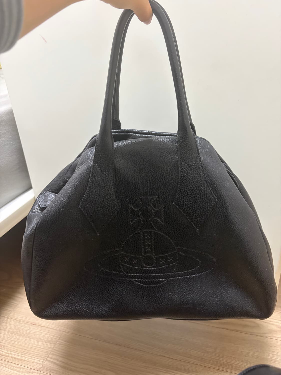 비비안웨스트우드 야스민 빅 토트백 상품이미지1