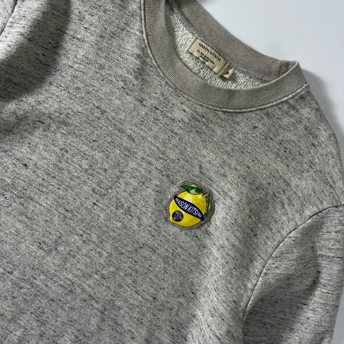 Maison Kitsuné  메종 키츠네 11주년 레몬 멜란지 맨투맨   상품이미지3