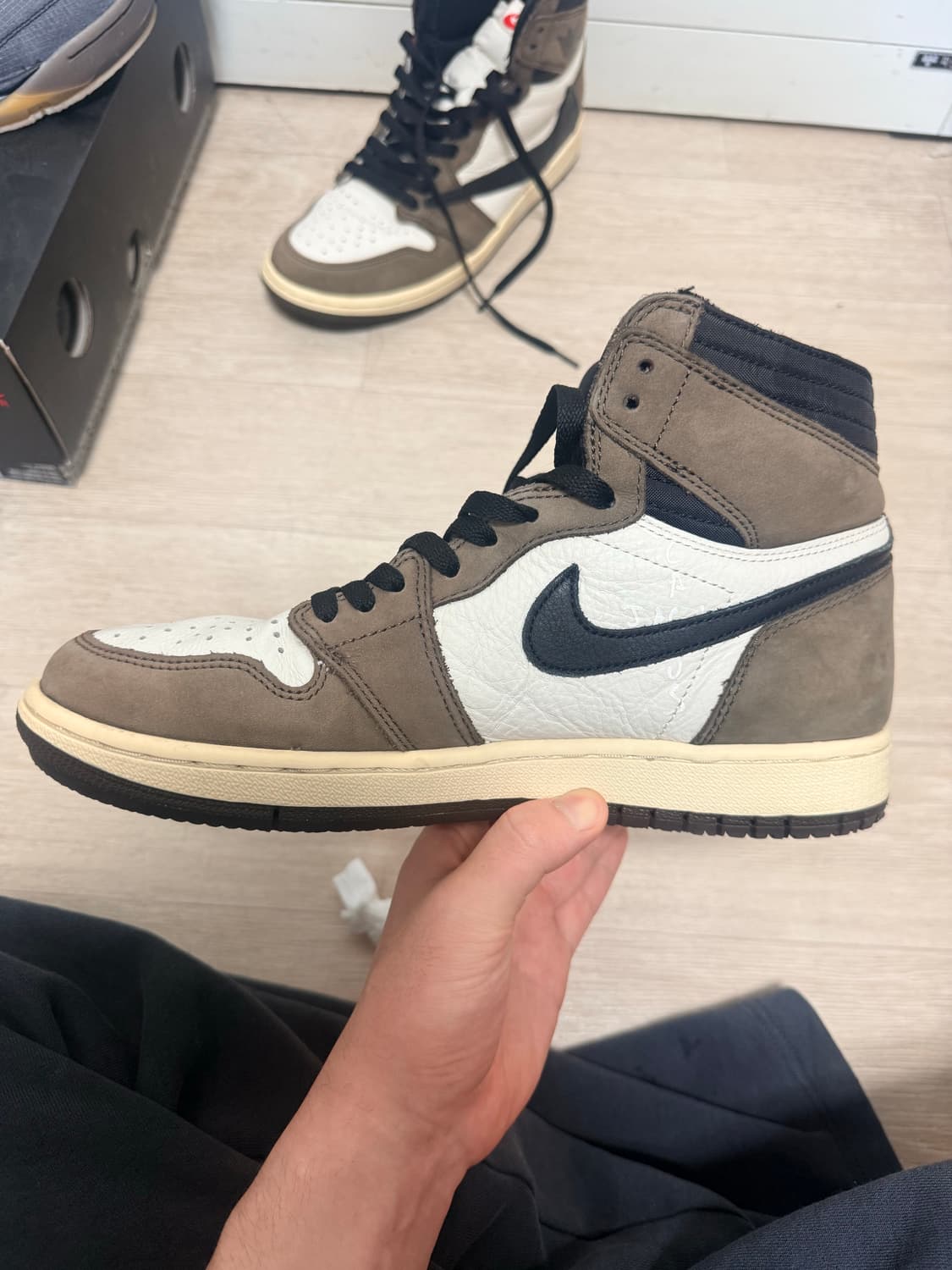 나이키 스캇 조던1 하이 og 모카 280 상품이미지4