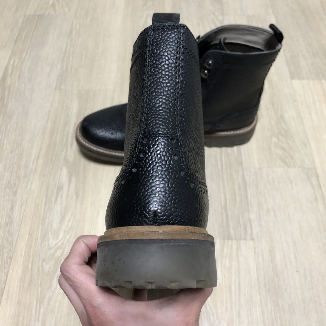 (260) 클락스 Clarks 6인치 몽마르트 라이즈 윙팁 부츠 블랙 상품이미지3