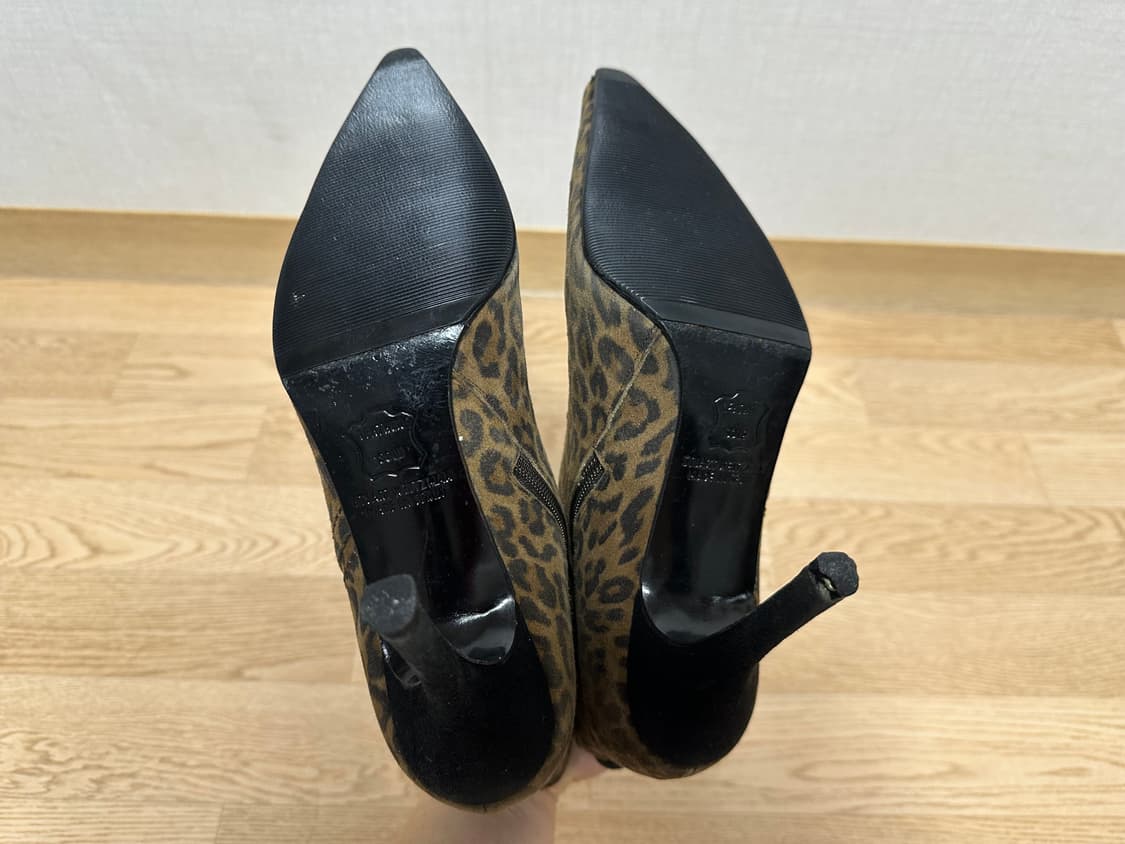 stuart weitzman 스튜어트 와이츠먼 스웨이드 앵클 부츠 상품이미지7