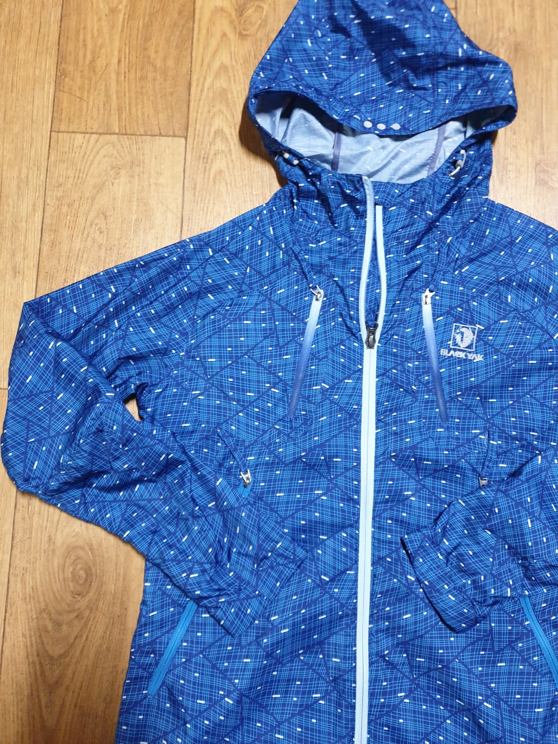 1128 블랙야크 아웃도어 바람막이 95 사이즈입니다 상품이미지4