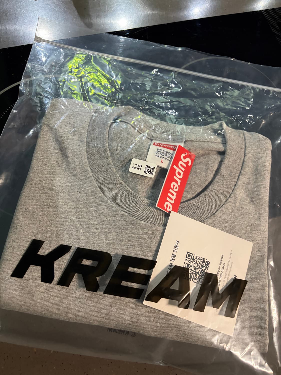 슈프림 반팔 L새상품 판매합니다 상품이미지1