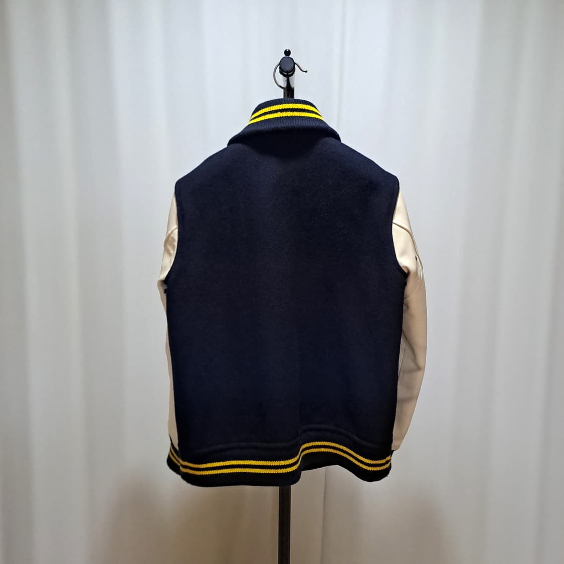 (택포) 빔즈 레더패치 바시티 자켓 L A899 상품이미지4