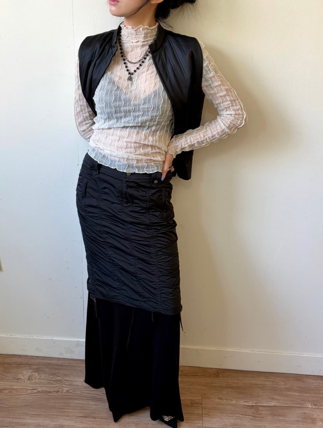 NOVESPAZIO 블랙 셔링 스커트 상품이미지3