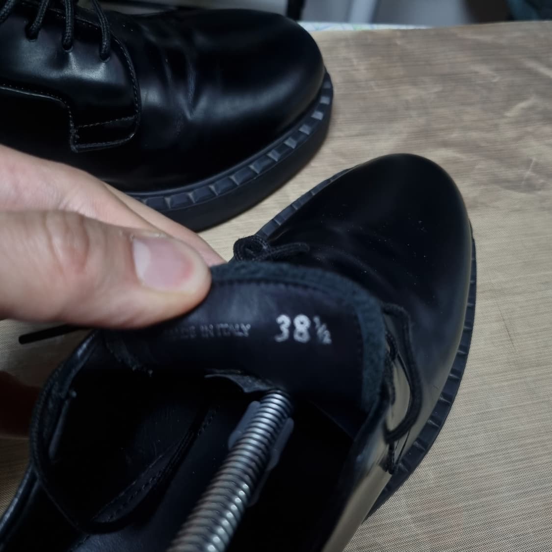 프라다 브러쉬드 레더 더비 슈즈 38.5 상품이미지7