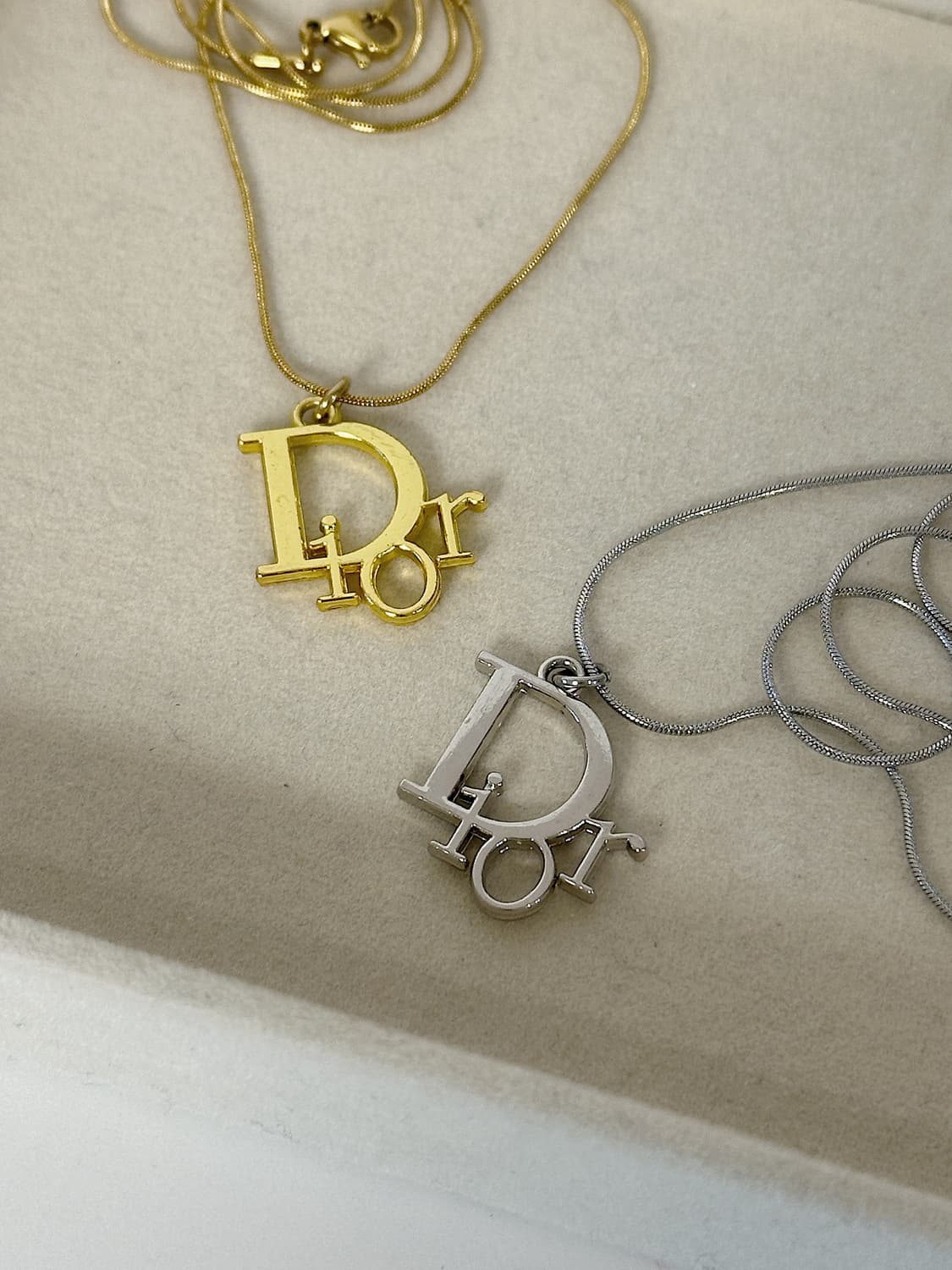디올 스네이크 체인 오블리크 목걸이 상품이미지4