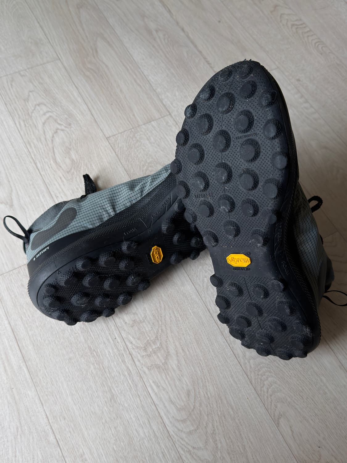 새티스파이 더라커 쉐도우 UK 9 (275) 상품이미지3