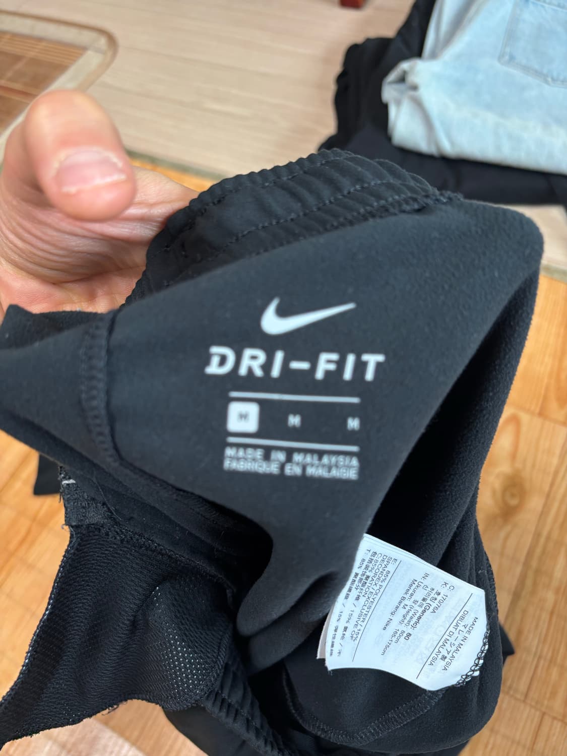 나이키 써마에센셜롱팬츠 팝니다. 상품이미지3