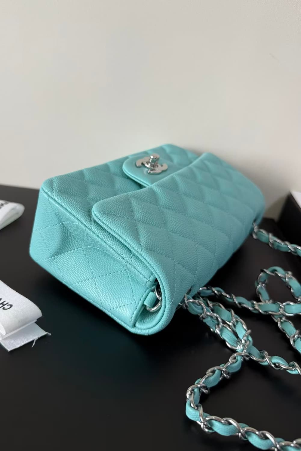 샤넬 클래식 뉴미니 골드볼 램스킨 내장칩 AS1787 상품이미지4