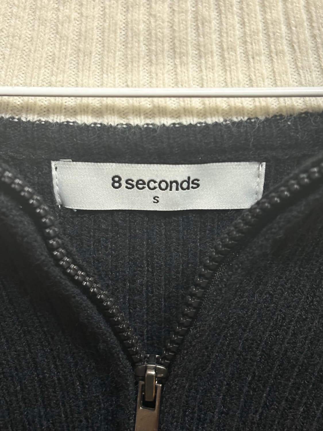 8 seconds 블랙 크롭 반집업 니트 S 상품이미지2