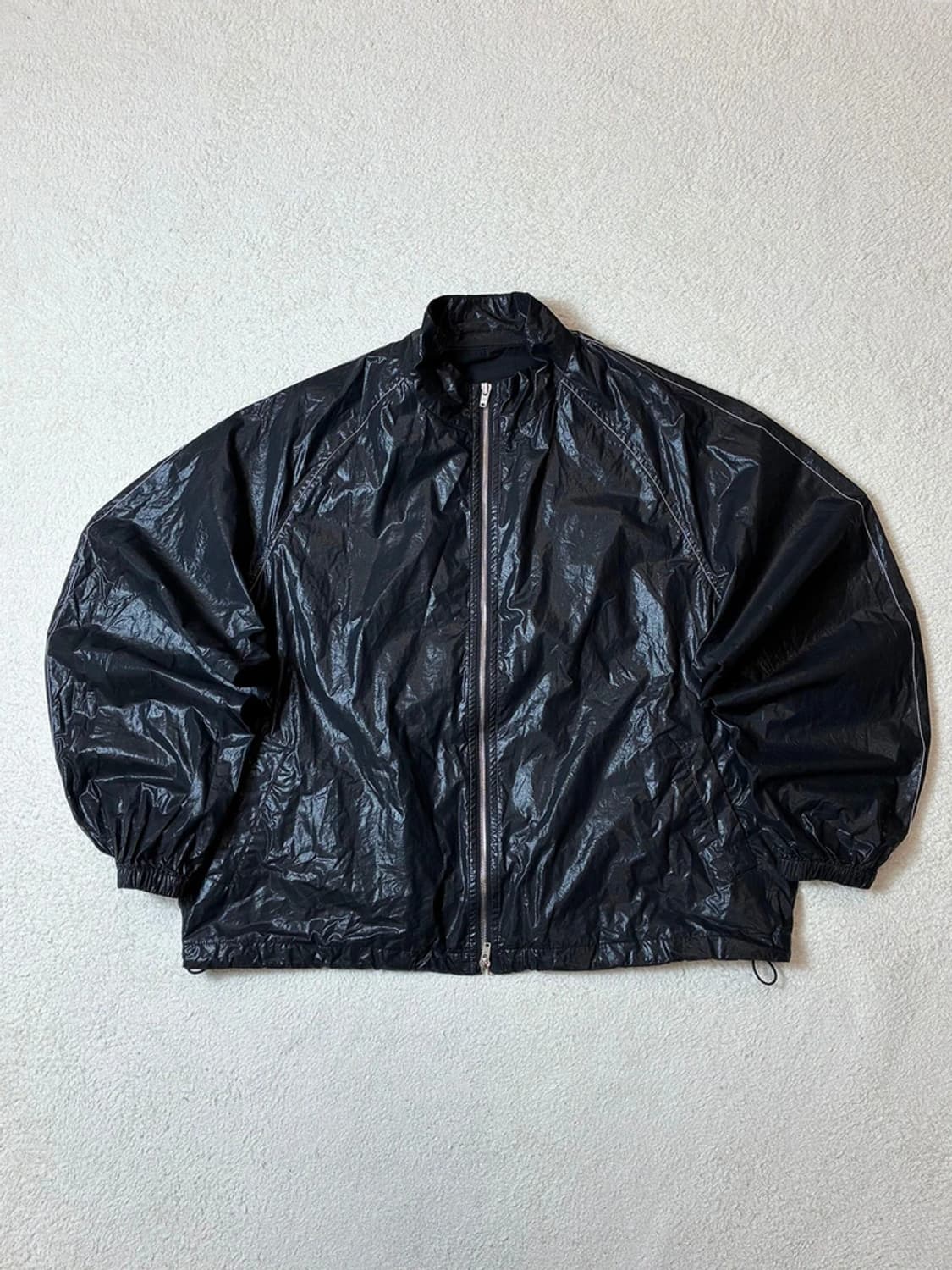 마뗑킴 우먼스 블랙 글로시 오버핏 자켓 PN6883 상품이미지4