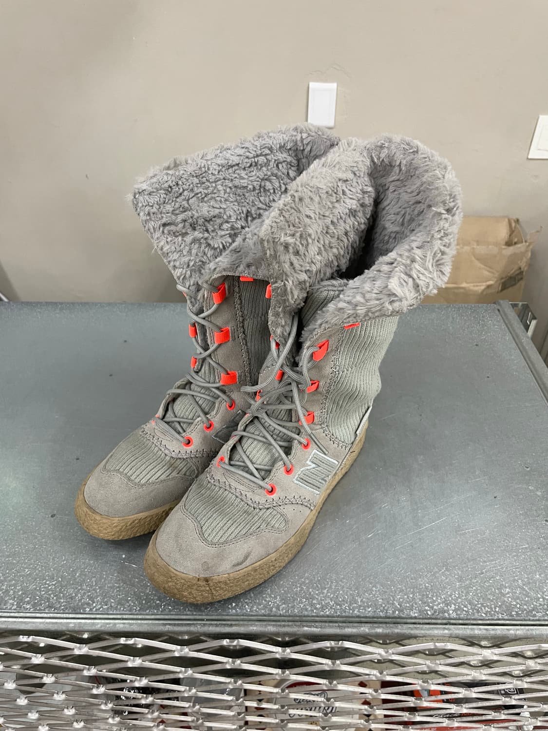 뉴발란스 니트 퍼 부츠 그레이 230 상품이미지2