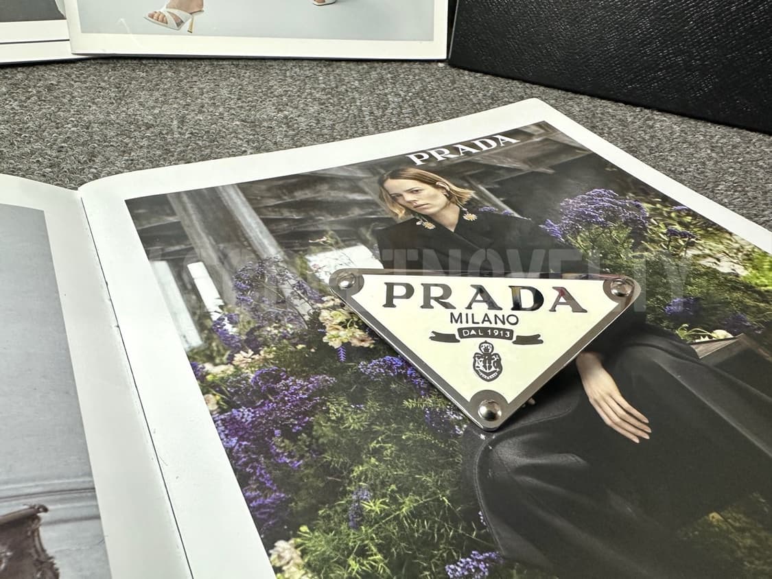 샤넬 사각 핸드메이드 헤어핀 화이트 (1ps) 상품이미지1