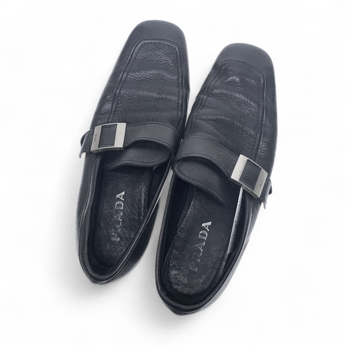 프라다 레더 메탈 버클 로퍼 상품이미지3