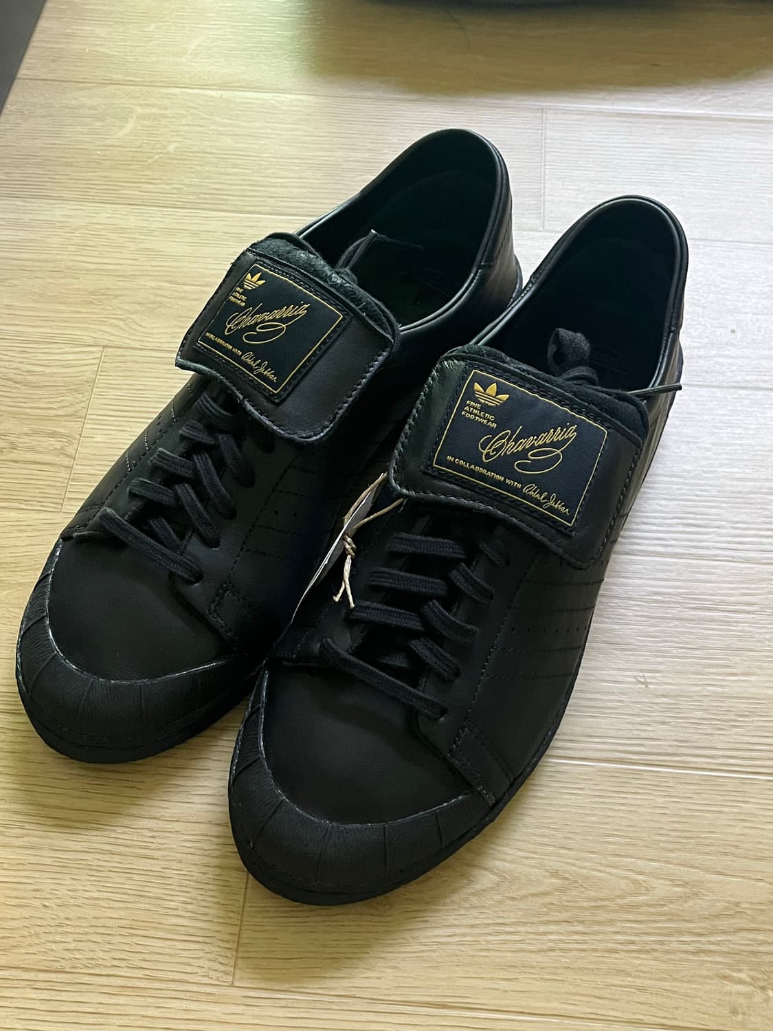 (새상품)아디다스x윌리 차바리아 자바 로우 코어 블랙 골드 메탈릭 280 상품이미지1