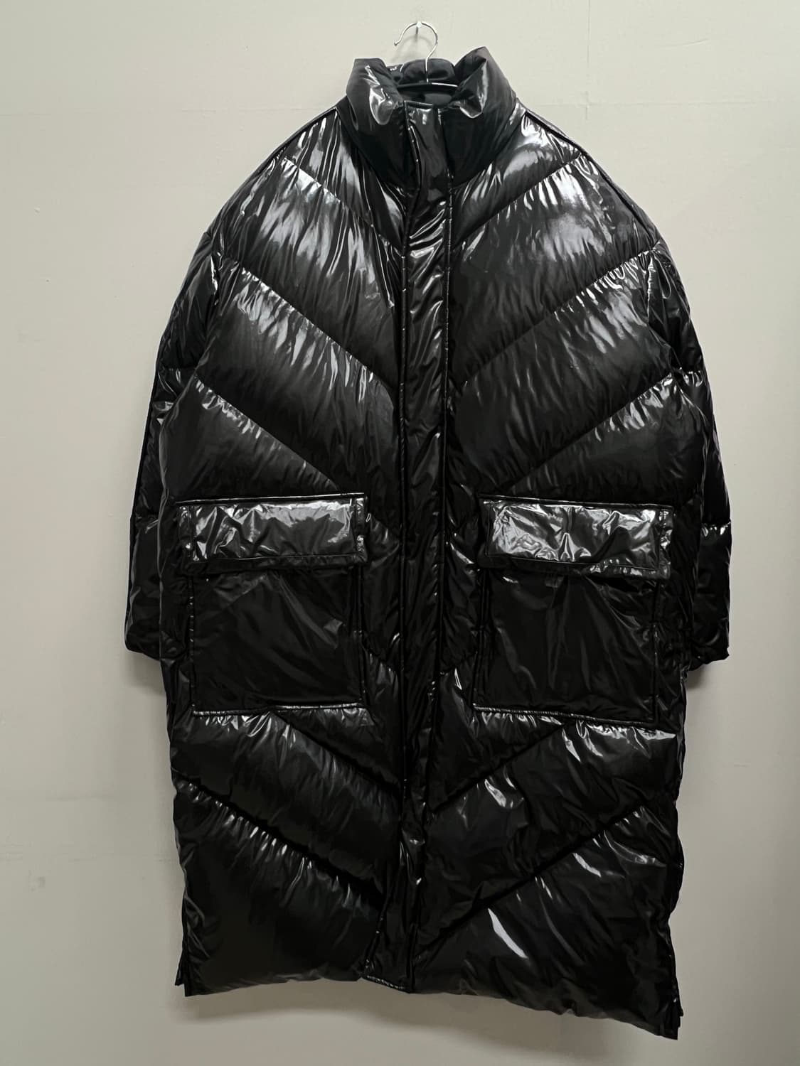 (L) 매종미네드 몬스터 패디드 롱다운 블랙 상품이미지2