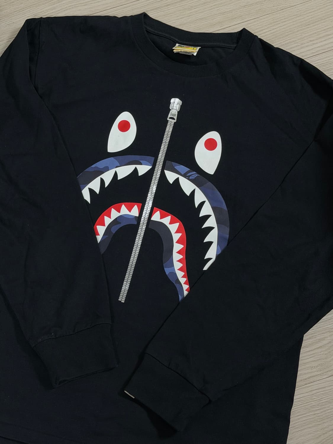 베이프 샤크 롱슬리브 L 상품이미지1