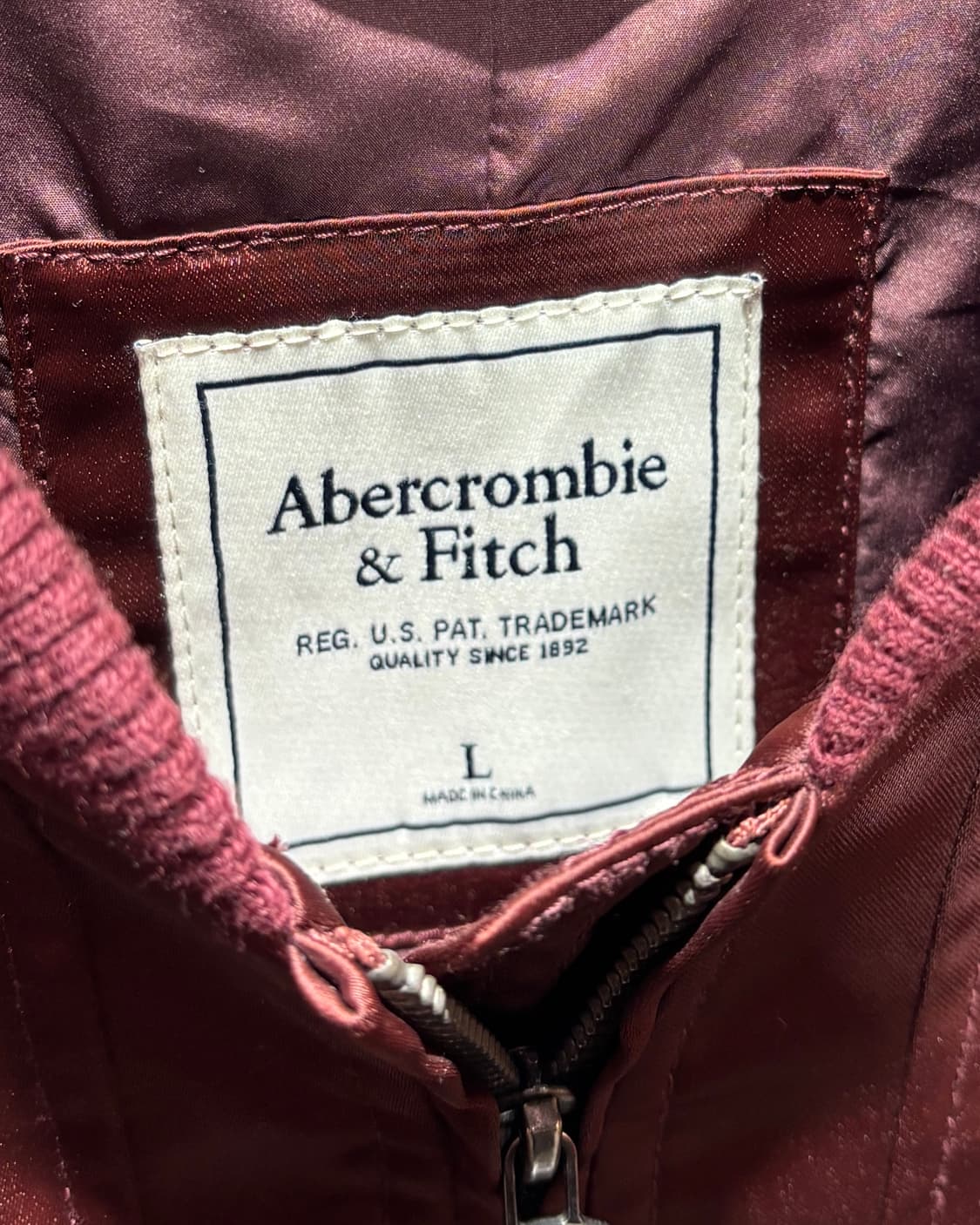 L 아베크롬비 버건디 글로시 나일론 자켓 상품이미지5