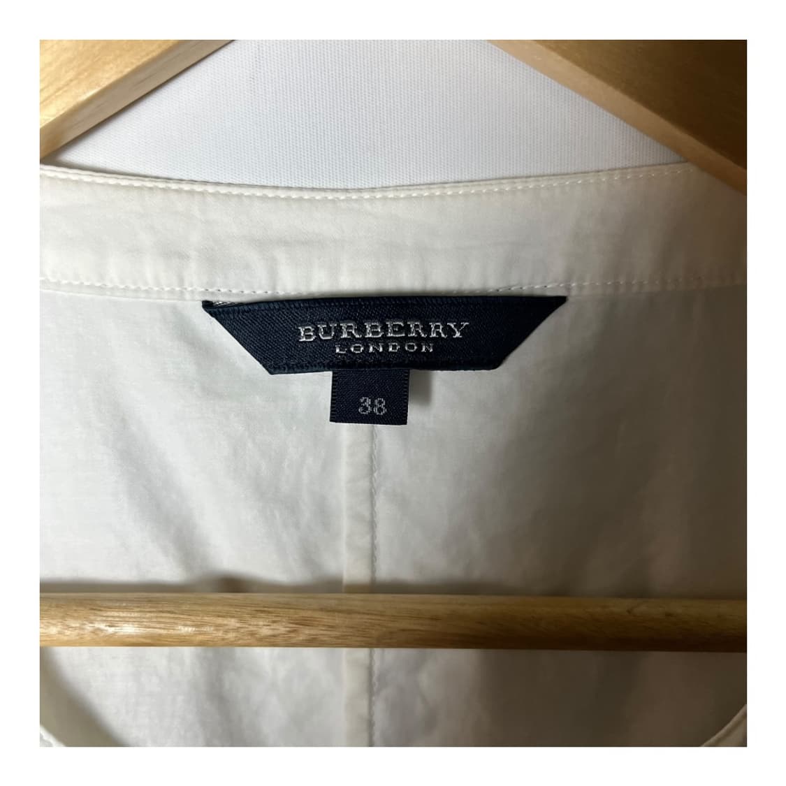 [Burberry] 버버리 런던 화이트 프릴블라우스 상품이미지4