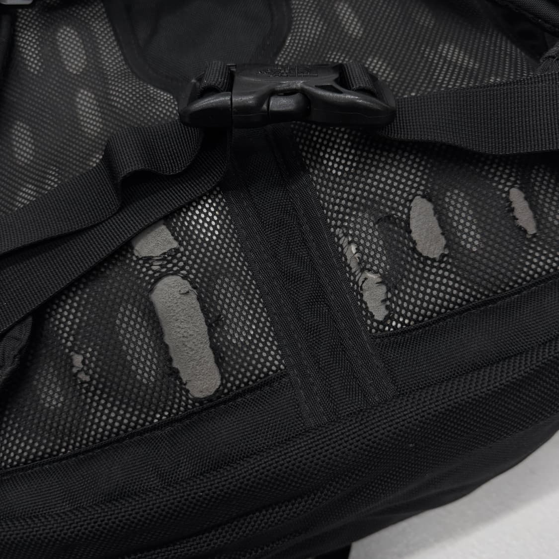 노스페이스 핫샷 고프코어 테크니컬 백팩 블랙 상품이미지7