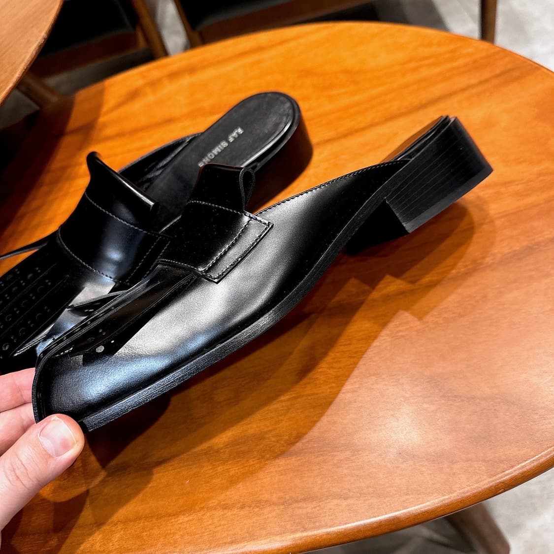 (정품/새상품) 라프 시몬스 남성 블랙 프린지 브로그 로퍼 상품이미지4