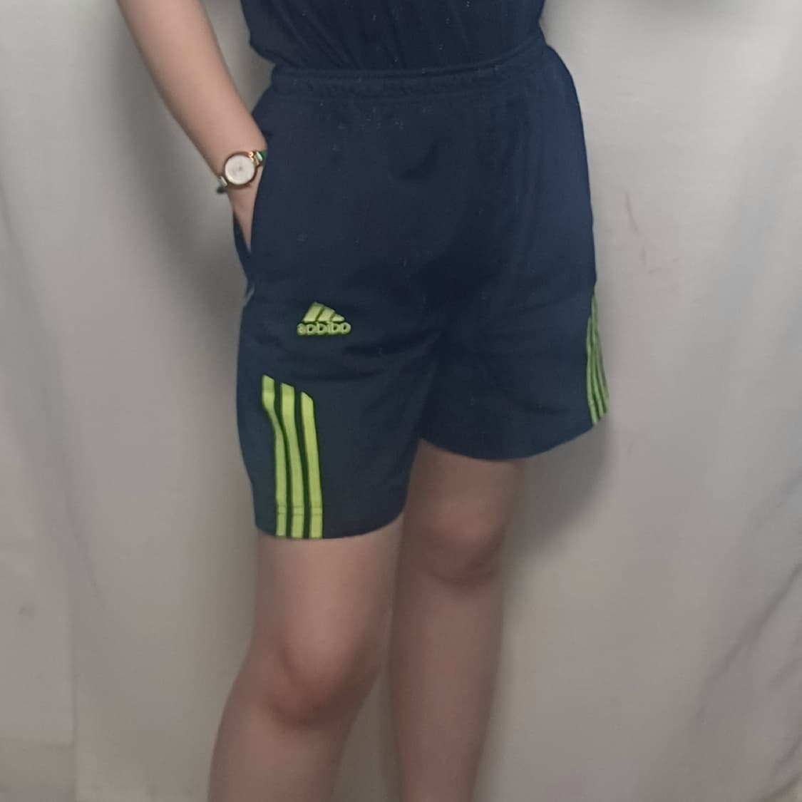 Adidas 형광 삼선 숏팬츠 상품이미지2