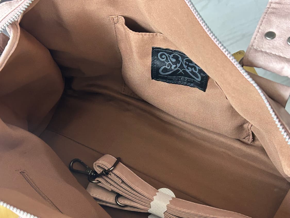 팬시클럽 가방 벨티드 워싱 레더백 베이비핑크 상품이미지4