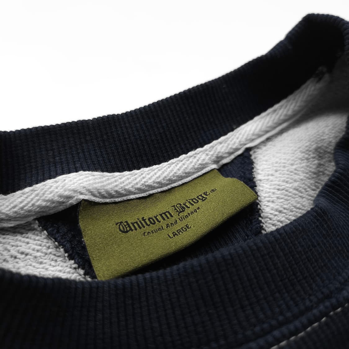유니폼브릿지 투톤 디테일 크루넥 스웻셔츠 (L) 상품이미지4