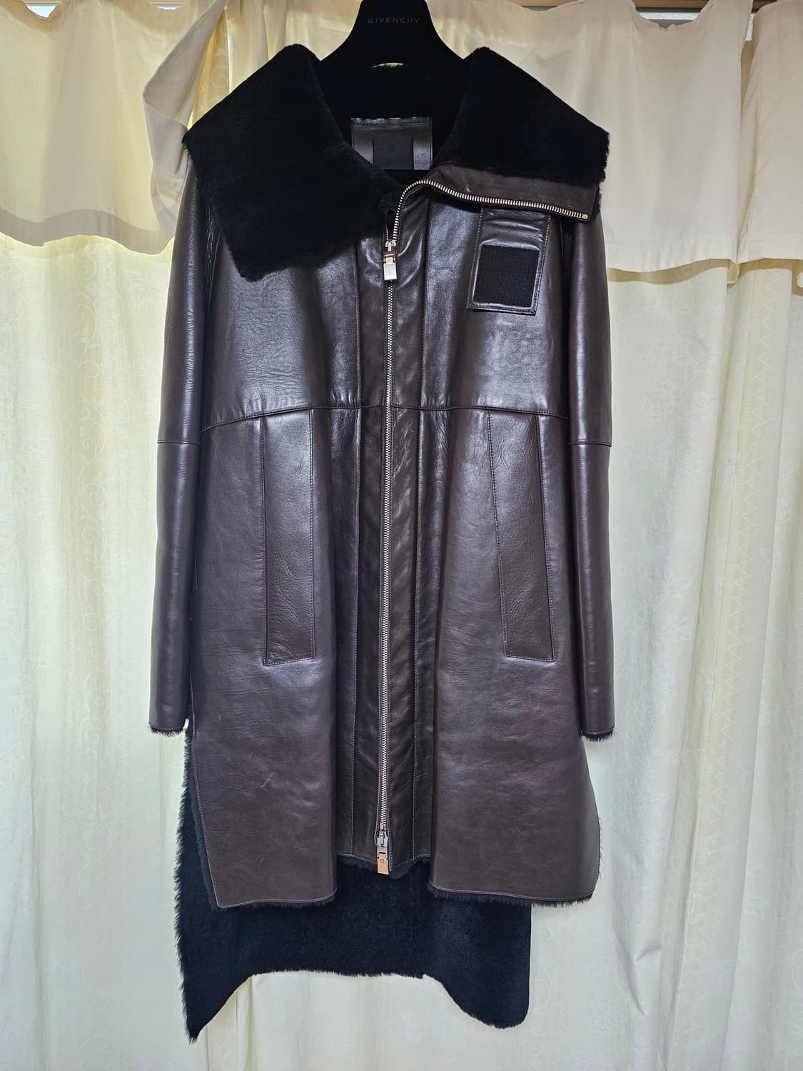 새상품 지방시 컬렉션 무스탕(2272만원) 상품이미지1