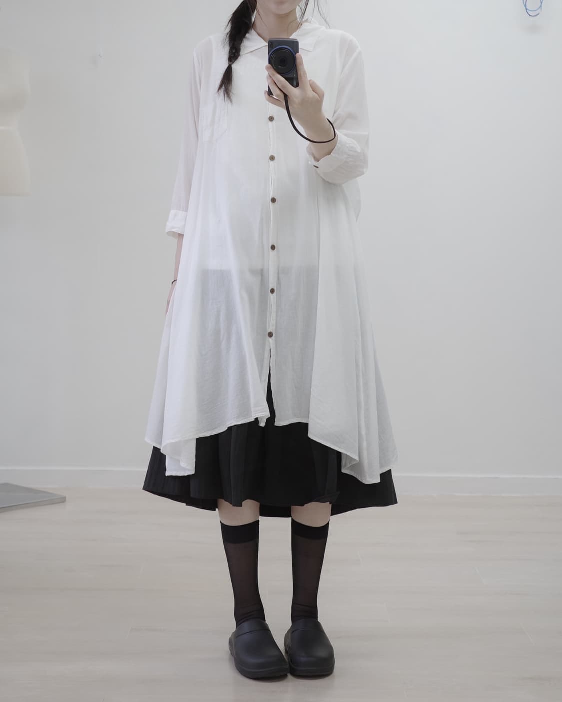 White collar wood button one-piece 상품이미지1