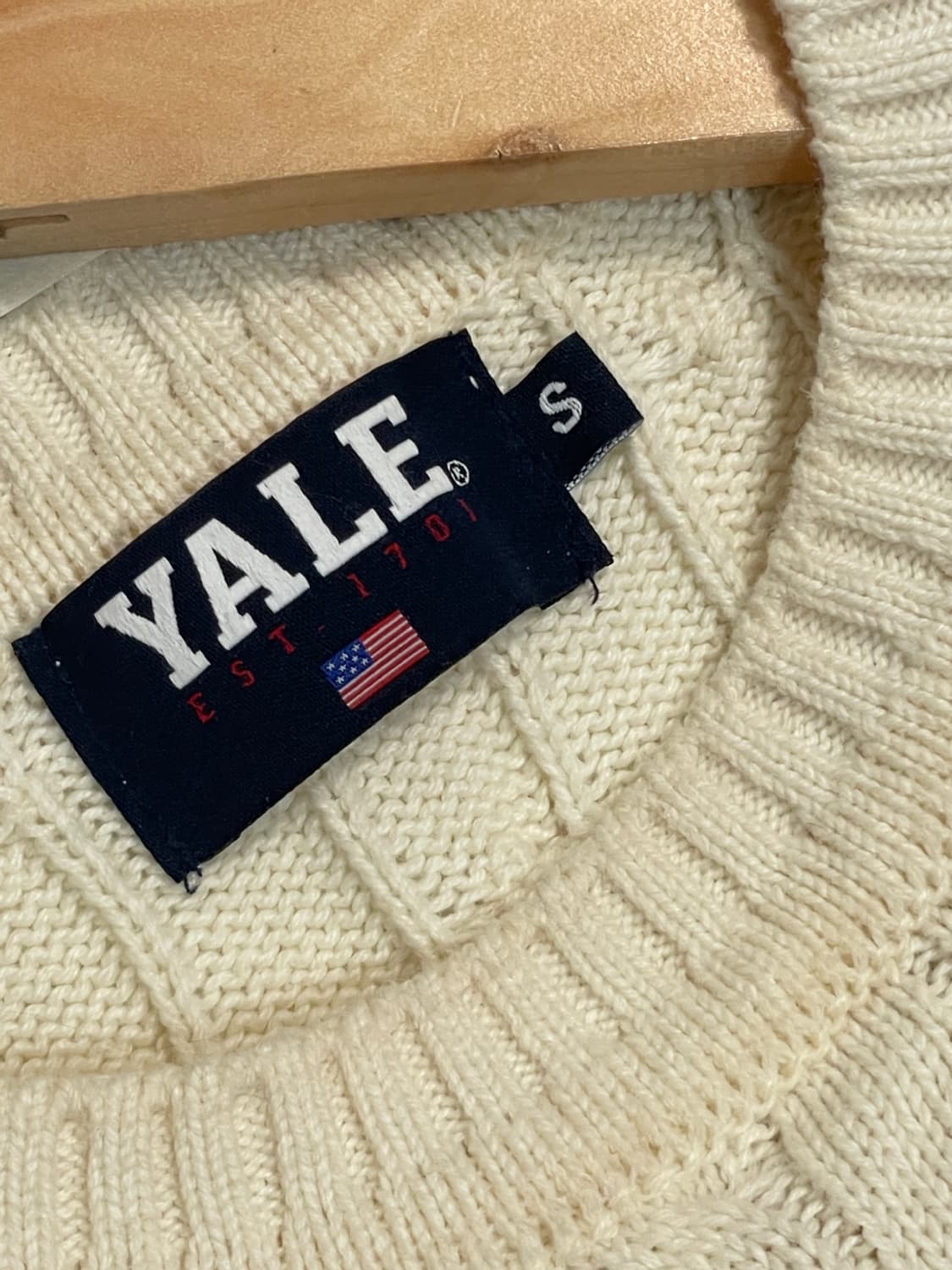 예일 꽈배기 반팔 니트
 상품이미지5