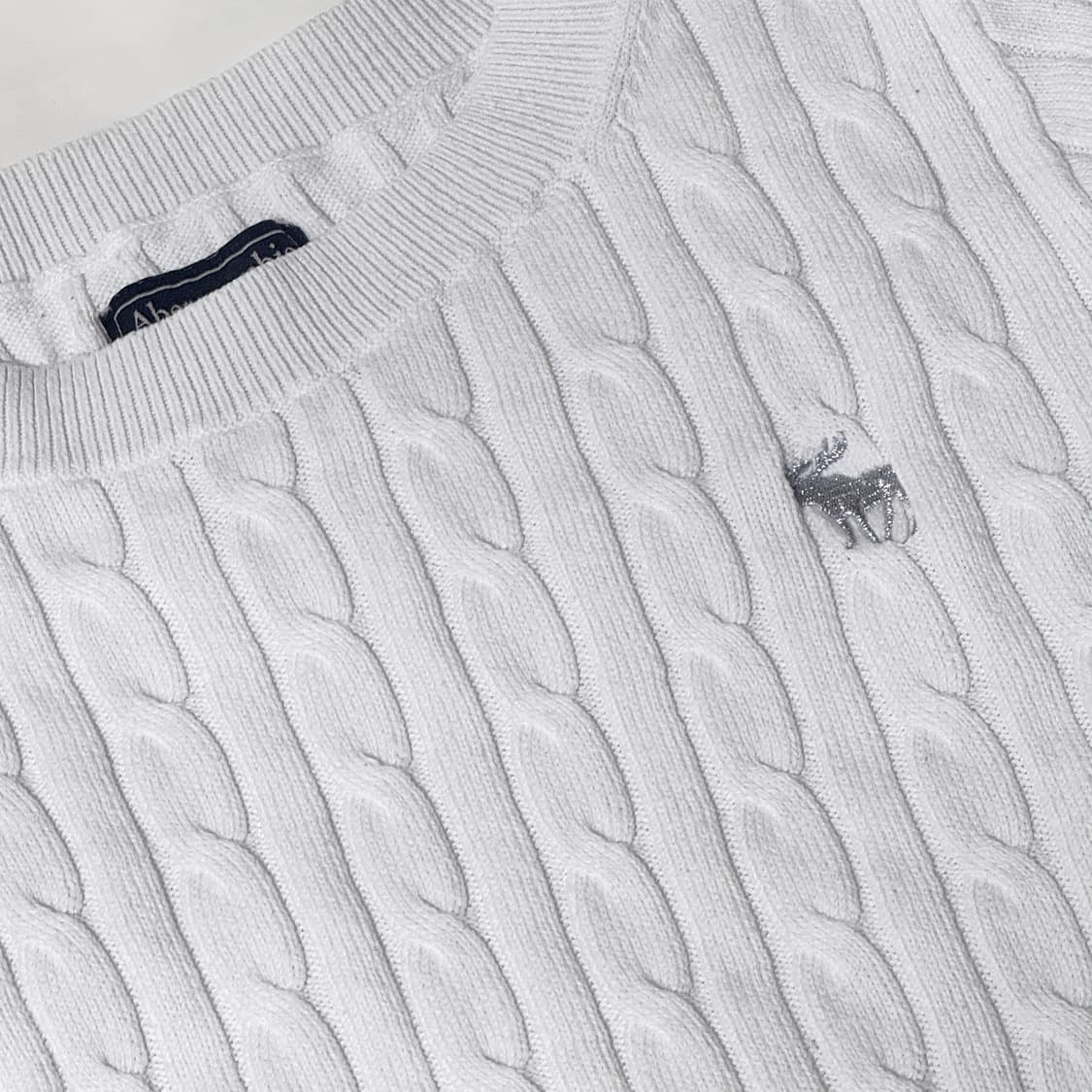 아베크롬비 화이트 실버 자수 케이블 니트  상품이미지2